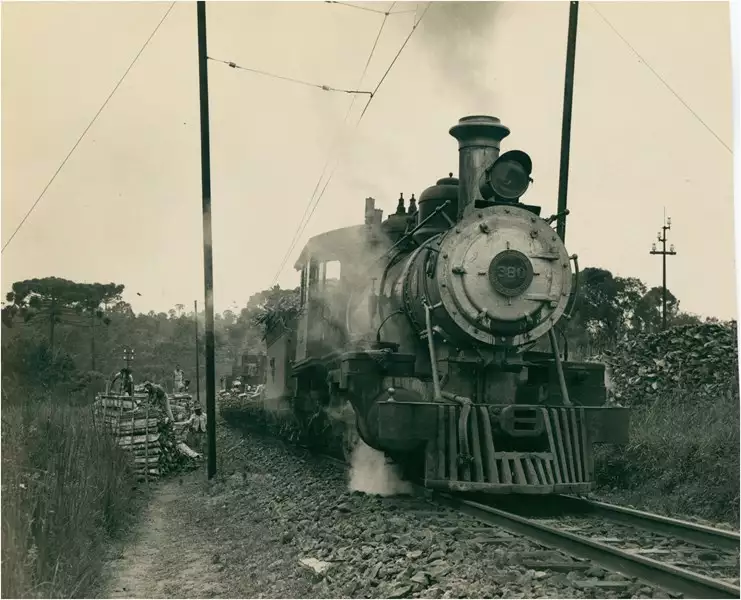 Foto 98: Estrada de Ferro : [Trem Maria Fumaça] : Paranaguá, PR