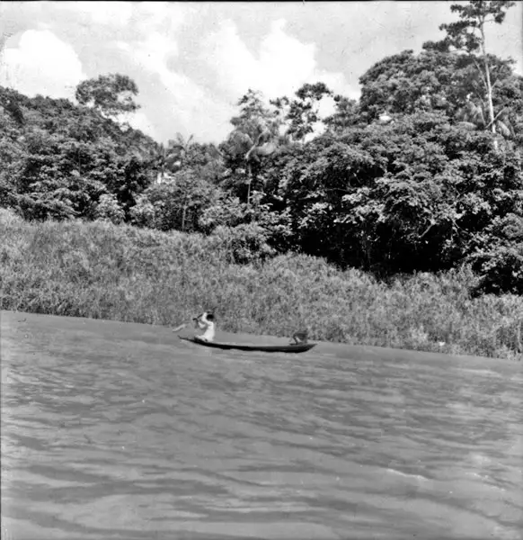 Foto 2: Cabloco na canoa em Porto Vitória (PR)