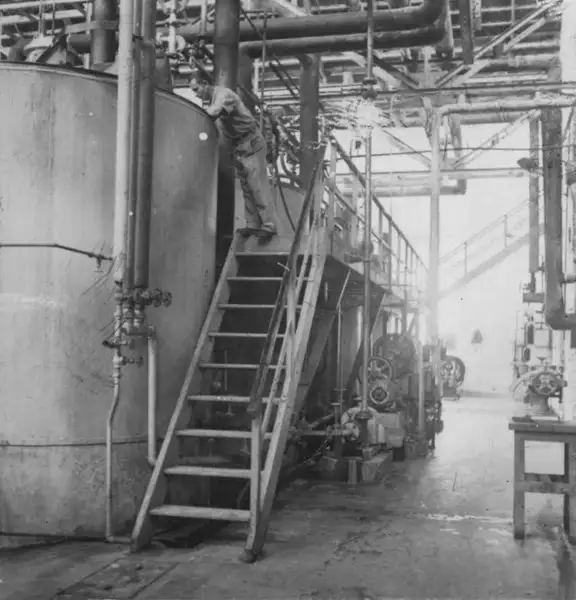 Foto 137: Indústria de cana em Campos : interior da fábrica (RJ)