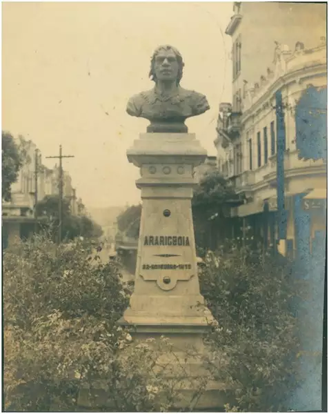 Foto 3: Busto de Ararigboia : Niterói, RJ