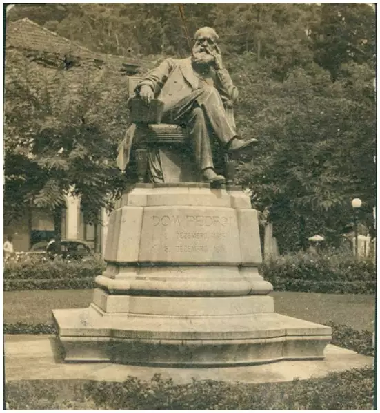 Foto 22: Estátua de Dom Pedro II : Petrópolis, RJ