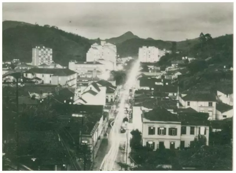 Foto 105: [Vista panorâmica da cidade] : Petrópolis, RJ