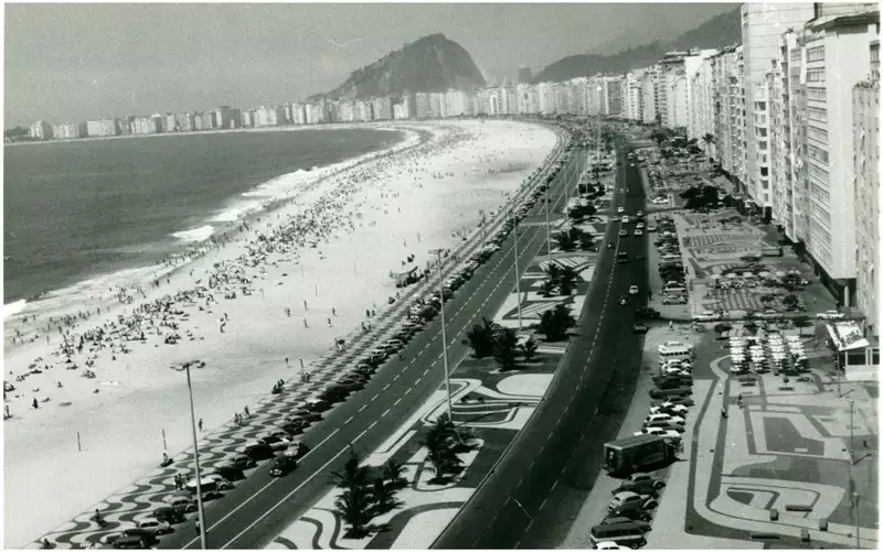 Foto 33: [Avenida Atlântica] : Praia de Copacabana : Rio de Janeiro (RJ)