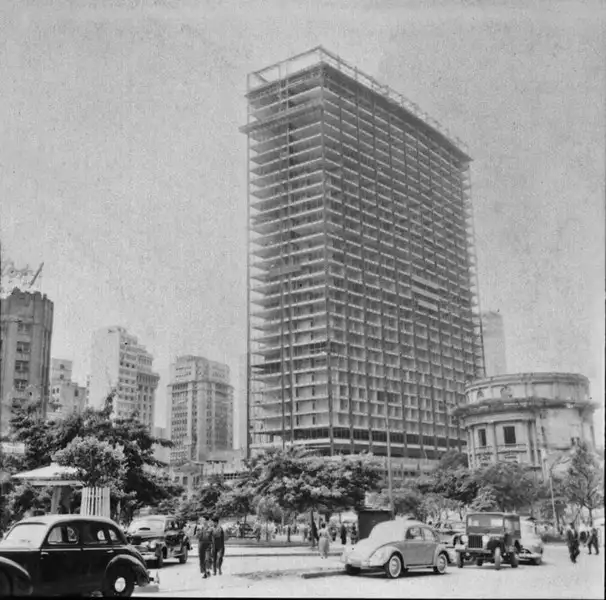Foto 386: Estrutura metálica do antigo Hotel Avenida : Município de Rio de Janeiro