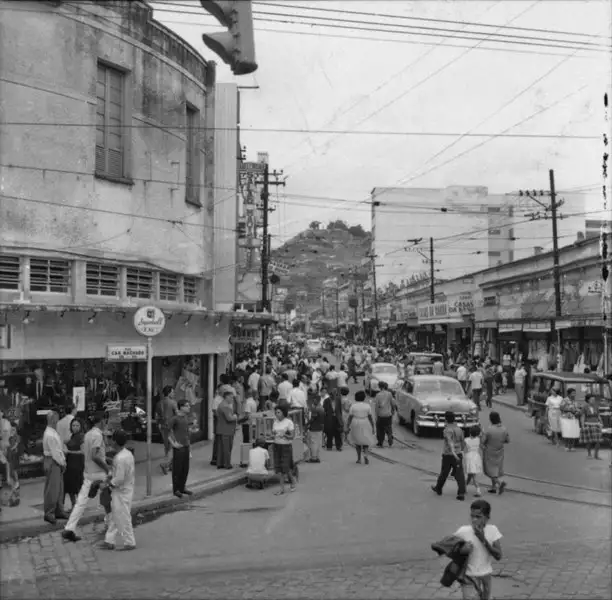 Foto 599: Rua comercial de Madureira (RJ)