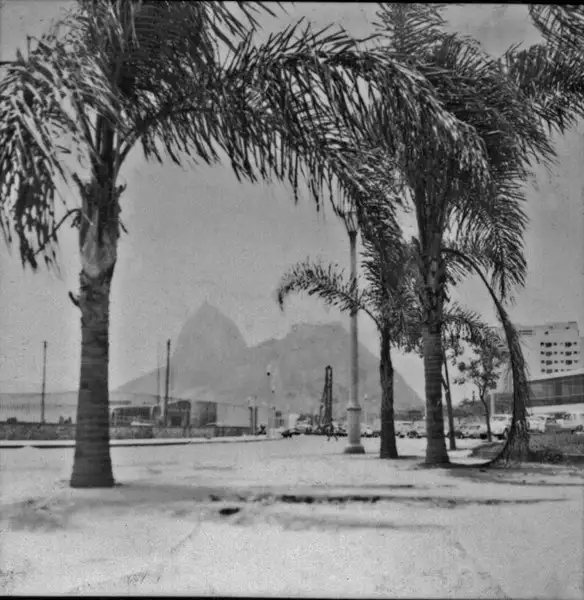 Foto 633: Vista da praia de Botafogo, ao fundo o Pão de Açúcar (RJ)