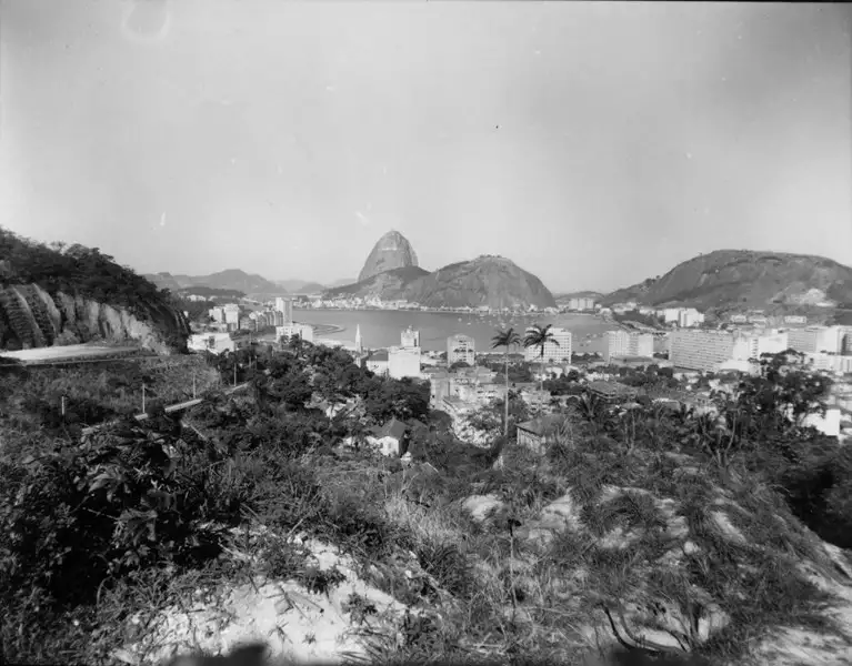 Foto 680: Baía de Botafogo e Pão de Açúcar (RJ)