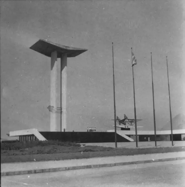 Foto 709: Monumento aos mortos da segunda guerra mundial (RJ)