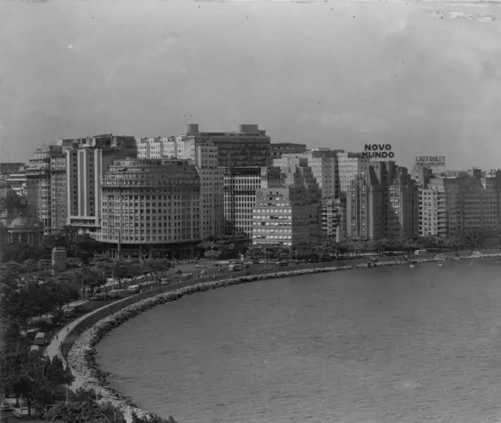 Foto 732: Vista da Guanabara, vendo-se grande parte da Avenida Beira-Mar (RJ)