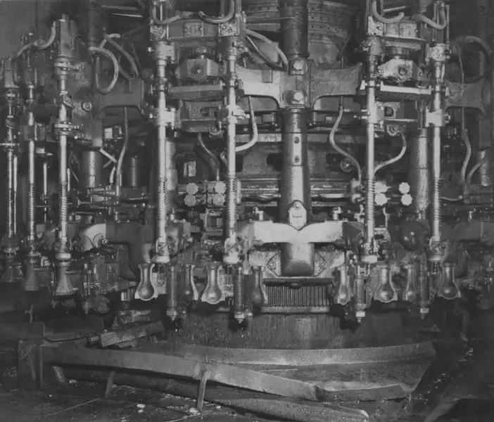 Foto 771: Máquinas da fábrica de lâmpadas G.E. (RJ)