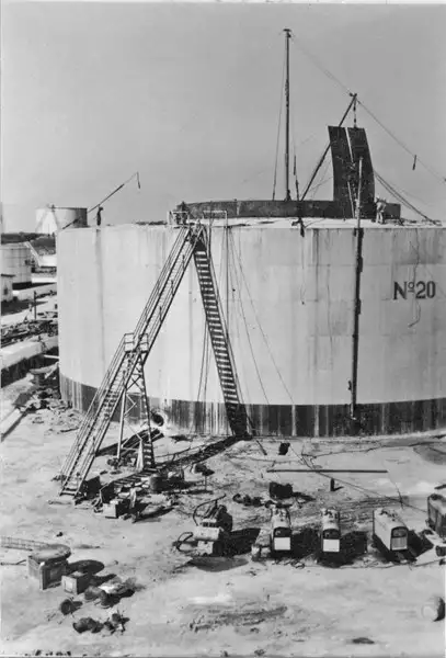 Foto 969: Construção de Tanques da Esso (RJ)