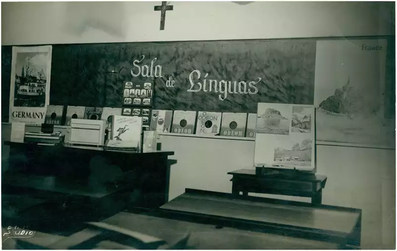 Foto 11: [Vista] interna da Escola Normal Santa Maria : São João de Meriti, RJ
