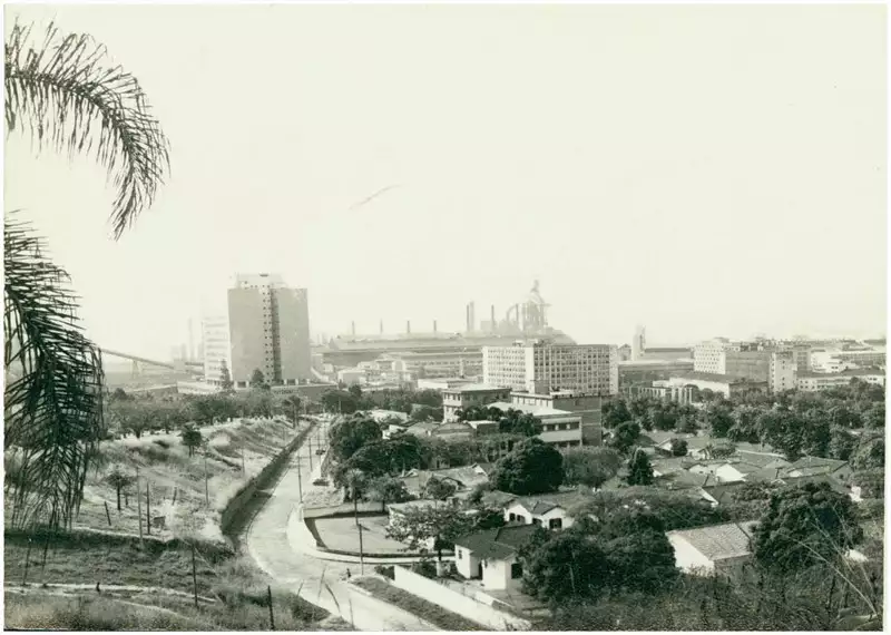 Foto 61: [Vista panorâmica da cidade] : Volta Redonda, RJ