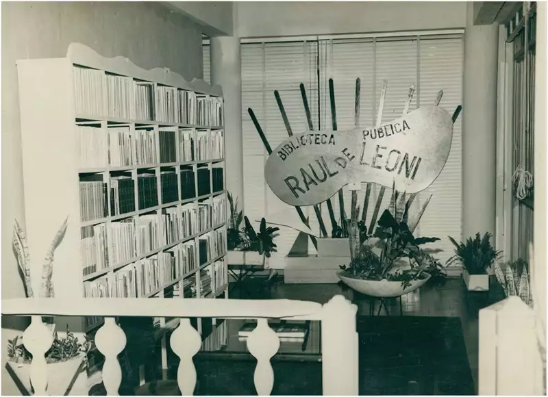 Foto 68: [Vista interna da] Biblioteca Pública Raul de Leoni : Volta Redonda, RJ