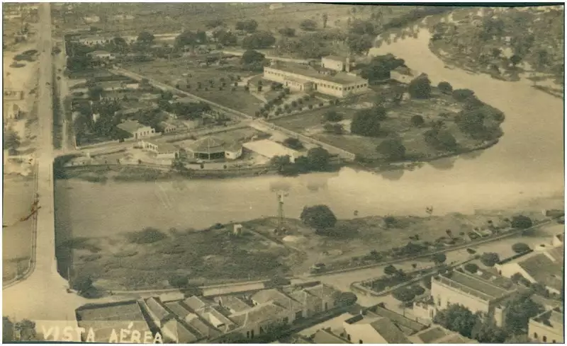 Foto 21: Vista aérea [da cidade] : [Ponte Jerônimo Rosado] : [Rio Mossoró] : Mossoró, RN