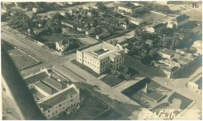 Foto 96: Vista aérea da cidade : [Palácio do Governo : Praça Presidente Vargas] : Porto Velho, RO