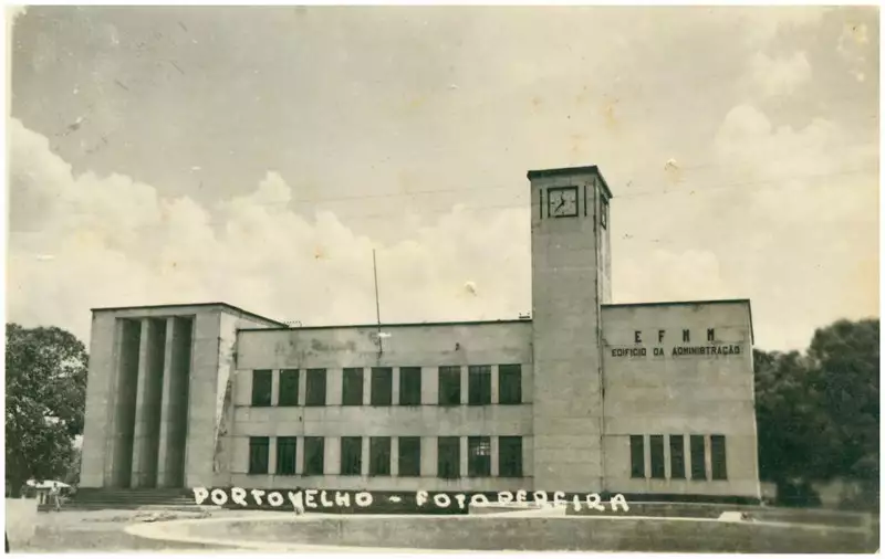 Foto 118: Edifício da Administração da EFMM : Porto Velho, RO