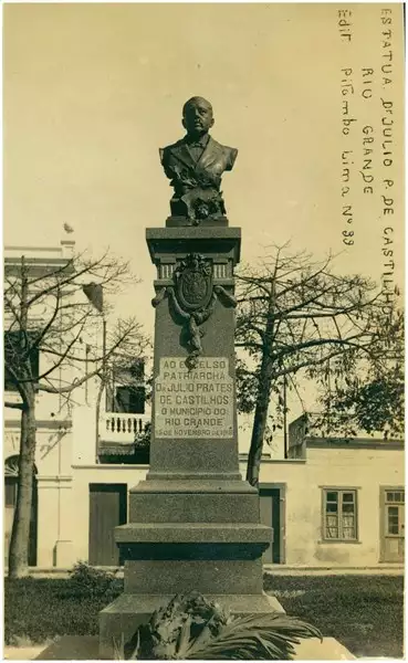 Foto 32: Monumento a Júlio Castilho : Rio Grande, RS