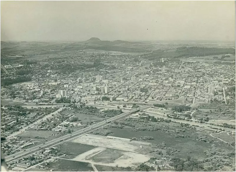 Foto 12: Vista aérea da cidade : São Leopoldo, RS