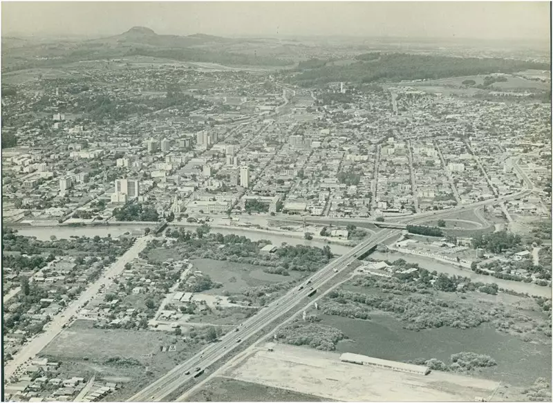 Foto 23: Vista aérea da cidade : São Leopoldo, RS