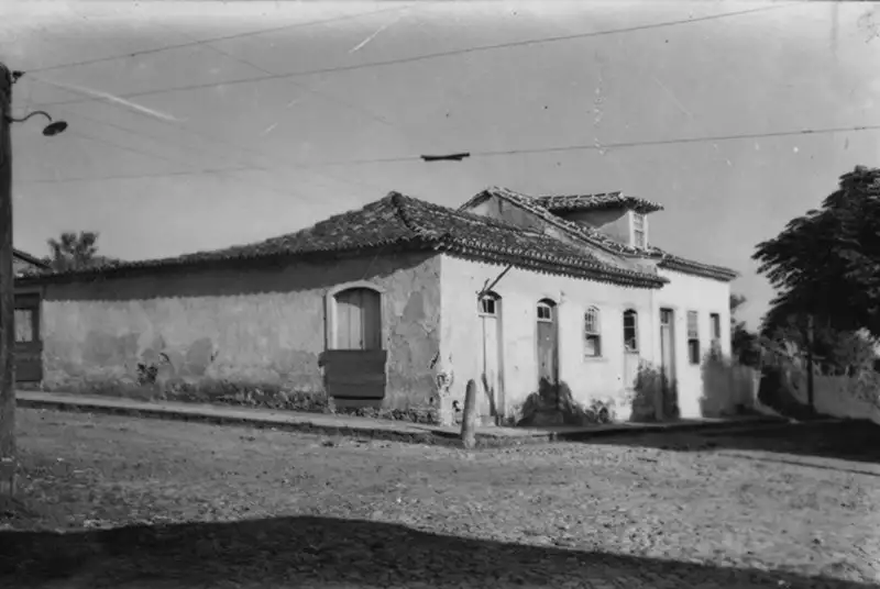 Foto 1: Casa antiga na Rua General Osório : município de Taquqri (RS)