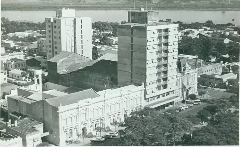 Foto 66: [Vista aérea da cidade] : Palácio Rio Branco : Edifício Rio Branco : Clube Comercial : Uruguaiana, RS