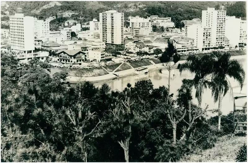 Foto 28: Morro do Aipim : Rio Itajaí-Açu : vista panorâmica da cidade : Blumenau, SC