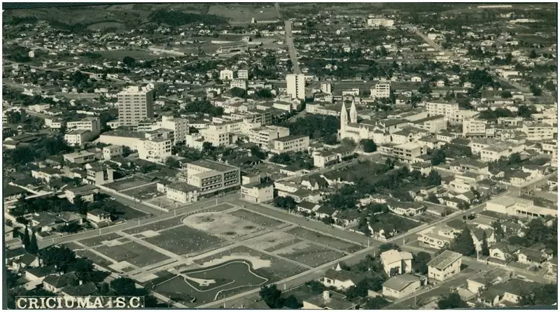 Foto 45: [Vista aérea da cidade] : Criciúma, SC