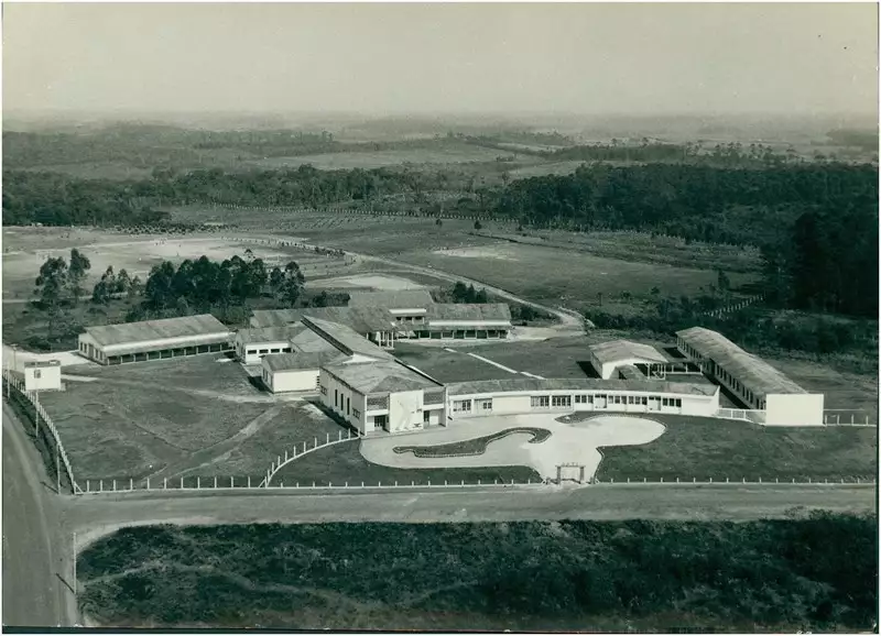 Foto 70: [Vista aérea da Escola Técnica General Osvaldo Pinto da Veiga] : Criciúma, SC