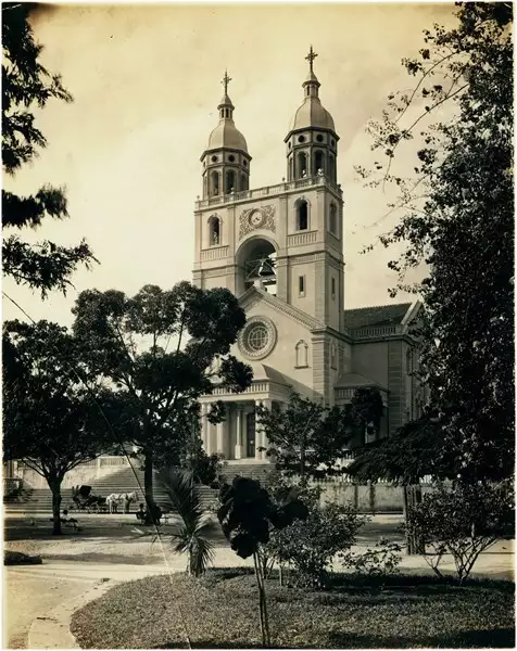 Foto 9: Praça XV de Novembro : Catedral [de Nossa Senhora do Desterro] : Florianópolis, SC