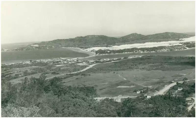 Foto 18: [Vista panorâmica da cidade] : Lagoa da Conceição : Florianópolis, SC