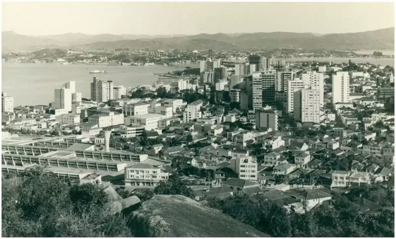 Foto 22: [Vista panorâmica da cidade] : Florianópolis, SC