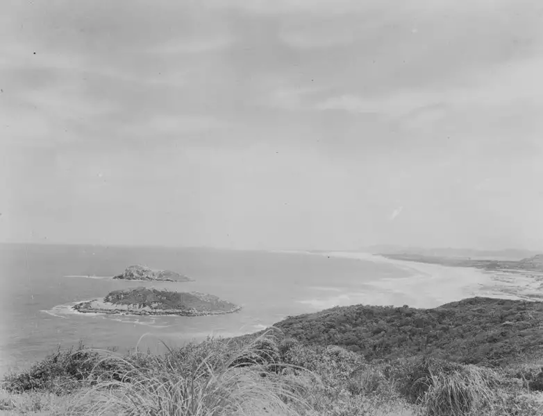 Foto 100: Vista de Imbituba : a direita a vila Henrique Laje (SC)