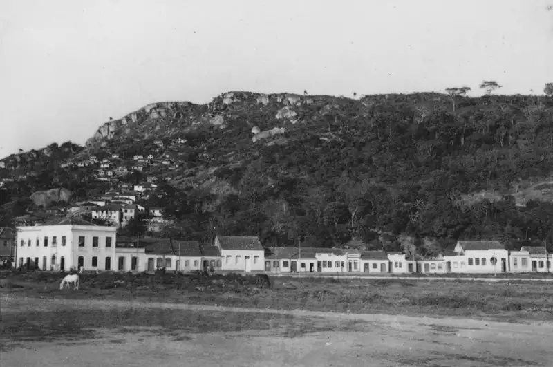 Foto 136: Bairro antigo da cidade de Florianópolis (SC)
