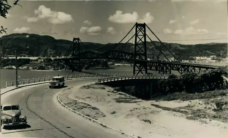 Foto 151: Viaduto Presidente [John] Kennedy : Ponte Hercílio Luz : Florianópolis, SC