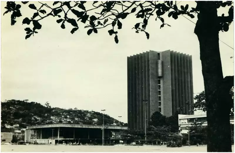 Foto 164: Assembleia Legislativa [do Estado de Santa Catarina] : Tribunal de Justiça [de Santa Catarina] : Florianópolis, SC