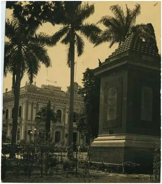 Foto 186: Monumento [em Honra] aos Heróis [Mortos na] Guerra do Paraguai : Palácio do Governo : Florianópolis, SC