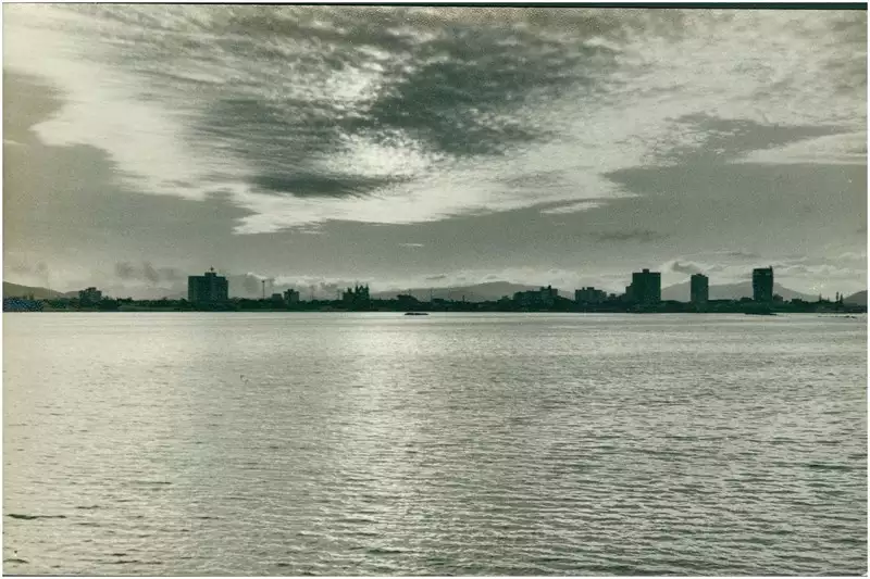 Foto 27: [Rio Itajaí-açu] : vista panorâmica da cidade : Itajaí, SC