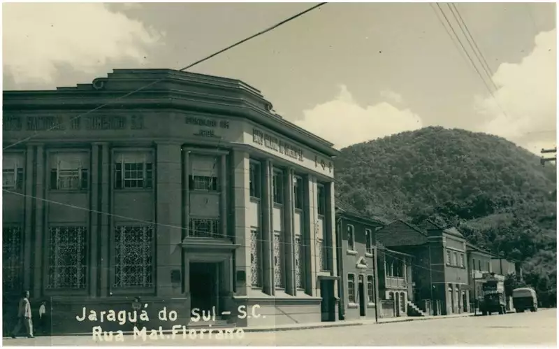 Foto 34: Banco Nacional do Comércio S. A. : Rua Marechal Floriano [Peixoto] : Jaraguá do Sul, SC