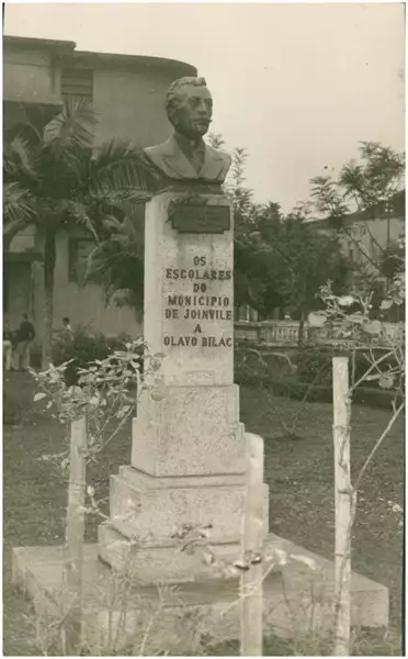 Foto 8: [Monumento de Olavo Bilac] : Joinville, SC