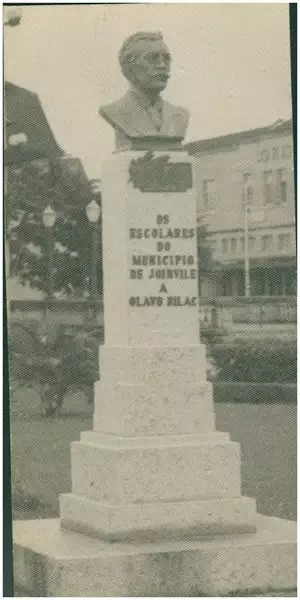 Foto 9: Monumento de Olavo Bilac : Joinville, SC