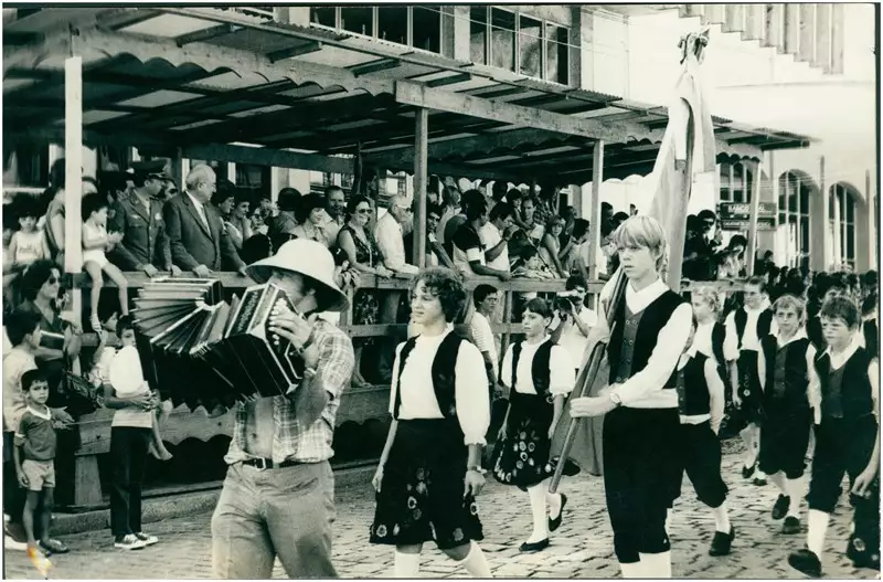 Foto 58: Desfile comemorativo de aniversário da cidade : Joinville, SC