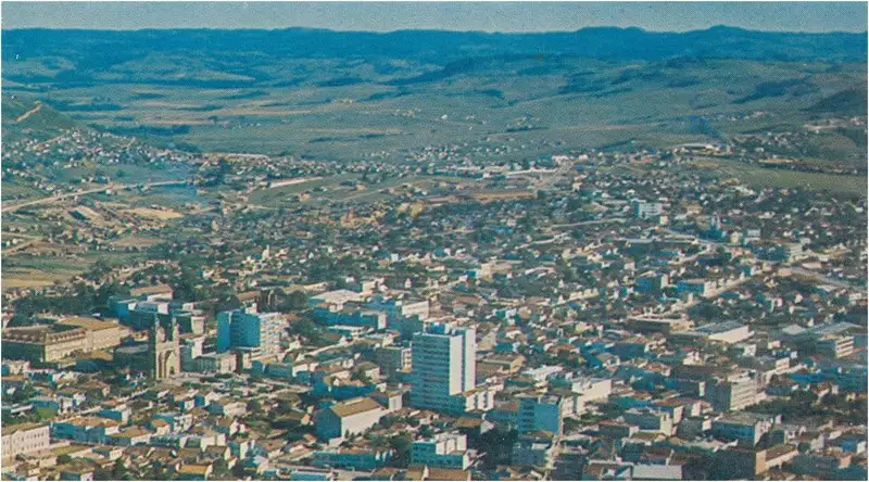 Foto 47: Vista [aérea] da cidade : Lages (SC)