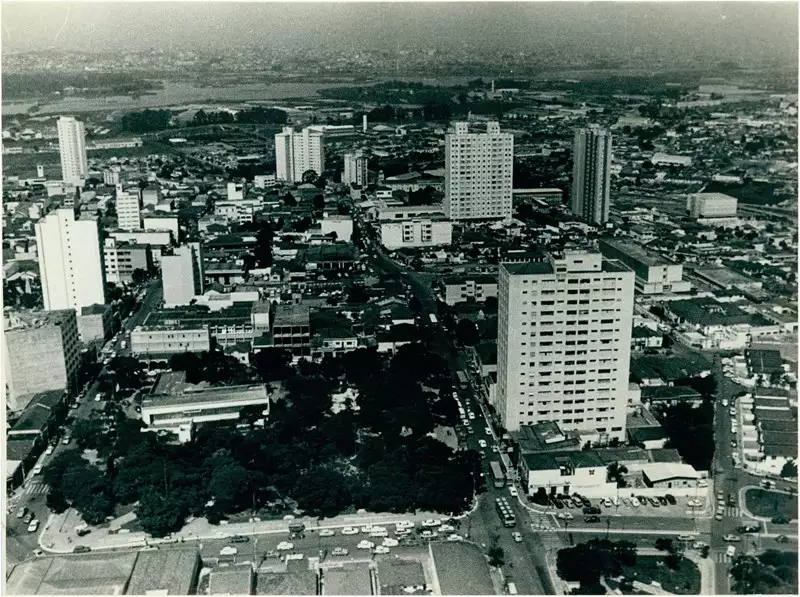 Foto 52: Praça Getúlio Vargas : vista panorâmica da cidade : Guarulhos, SP
