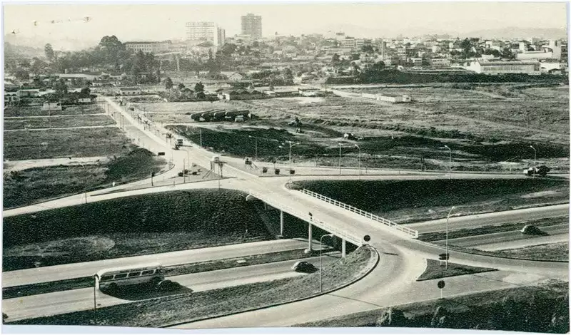 Foto 56: Trevo de Bonsucesso : Rodovia Presidente Dutra : vista panorâmica da cidade : Guarulhos, SP