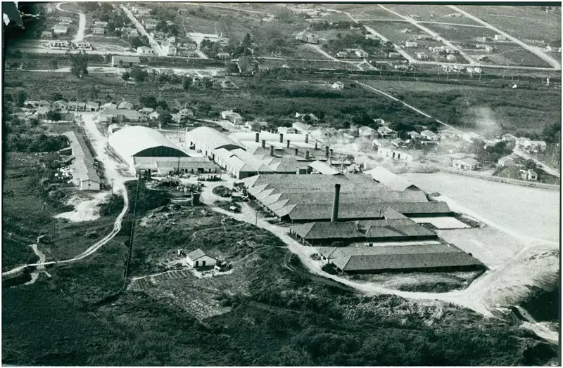 Foto 5: Complexo Industrial : Confibra Indústria e Comércio Ltda : [vista aérea da cidade] : Hortolândia, SP