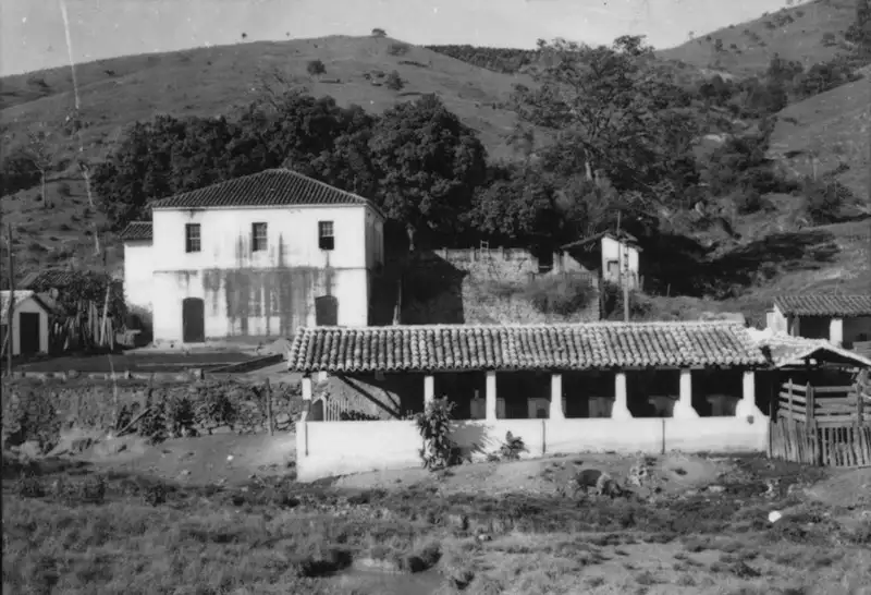 Foto 8: Pequena fazenda de café e criação São João da Barra Mansa : Município de Itapira (SP)