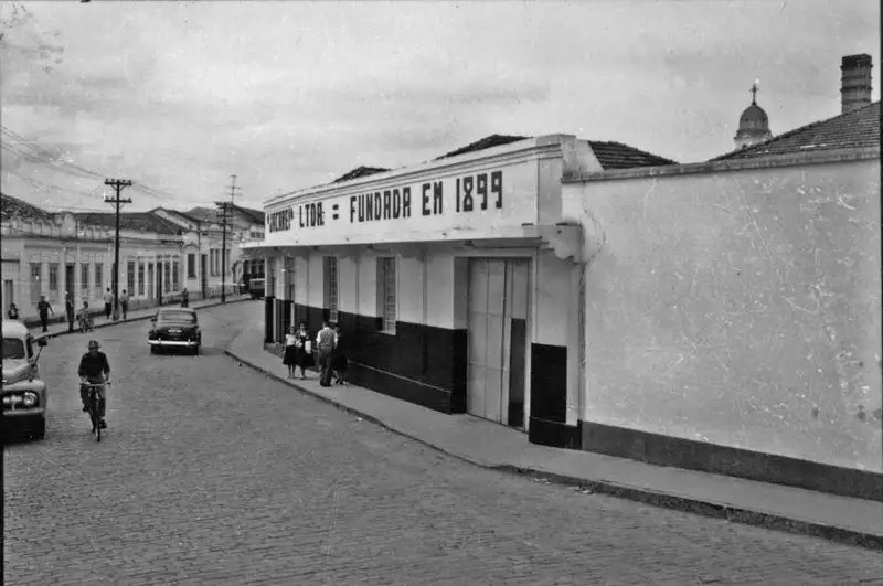 Foto 8: Fábrica de biscoitos Jacareí Ltda. fundada em 1899 (SP)