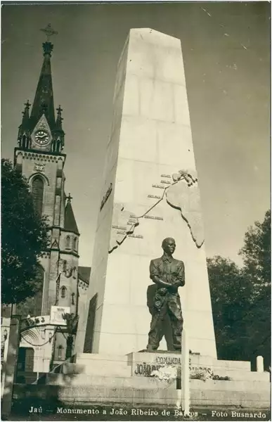 Foto 4: Monumento a João Ribeiro de Barros : [Obelisco] : Jaú, SP