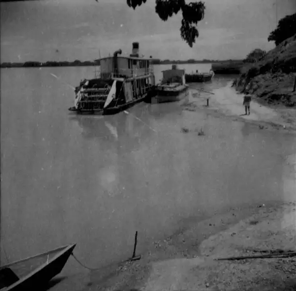Foto 14: Chata, embarcação local no Rio Paraná (SP)